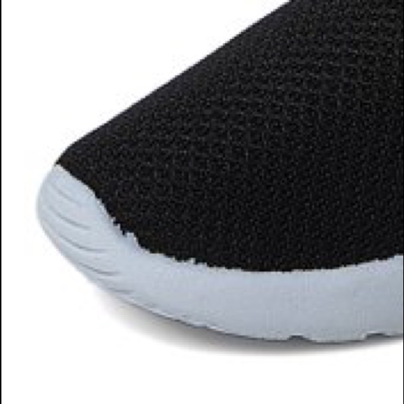 💫Host Pick💫Logo Mesh Slip-On Sneaker - Picture 2 of 6